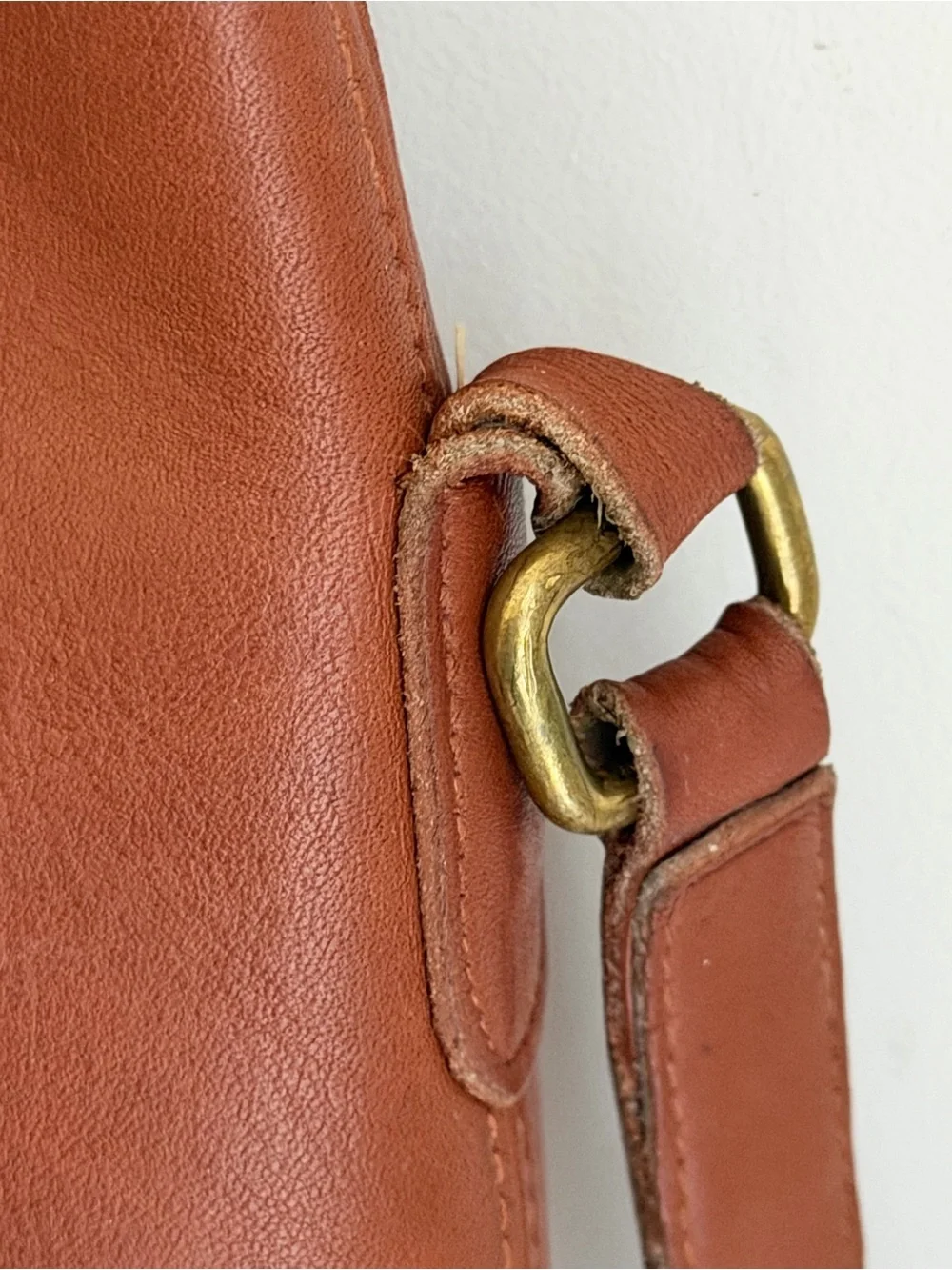Authentic Coach 9952 Vintage Nicholas Leather Bucket Crossbody Bag
